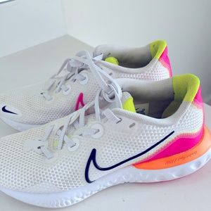 Nike renew gently worn 6.5